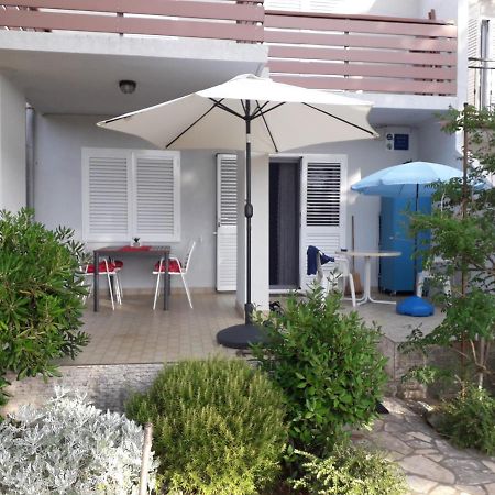 Holiday Home Novalja Exterior foto